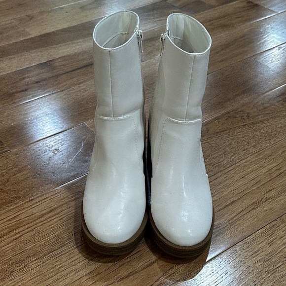 White Heeled Boots Size 8 - Picture 4 of 6